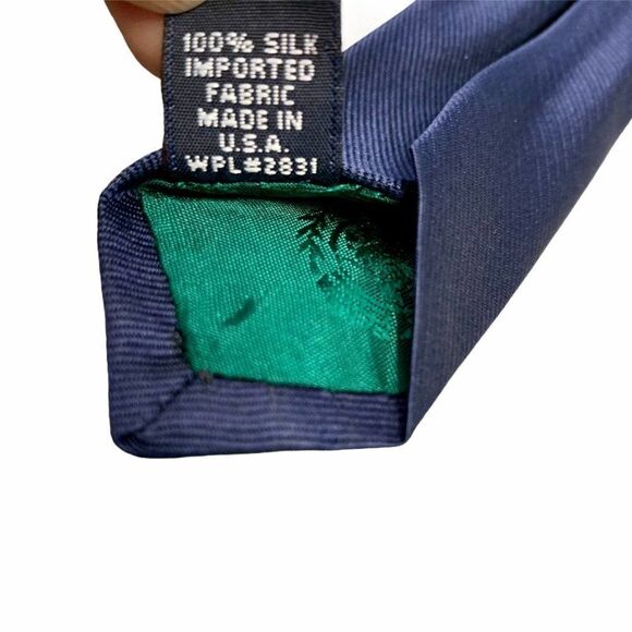 NWOT Tommy Hilfiger black striped 100% silk tie - Picture 3 of 5